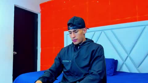 Snapshot of adrian_rae chatting on 11, 10, 2025   online show from 11, 10, 2025