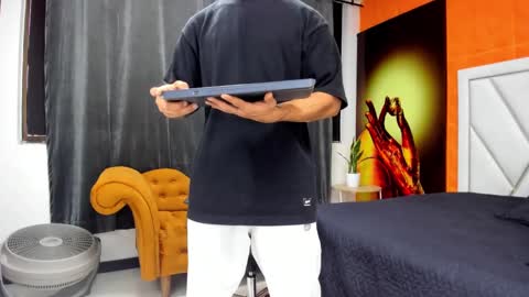 Snapshot of adrian_rae chatting on 17, 11, 2025 online show from 17, 11, 2025