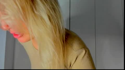 Snapshot of adriana_coy_ chatting on 7, 6, 2026 Adriana online show from 7, 6, 2026