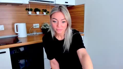 Snapshot of adriana_coy_ chatting on 14, 6, 2026 Adriana online show from 14, 6, 2026
