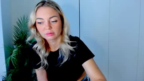 Snapshot of adriana_coy_ chatting on 28, 6, 2026 Adriana online show from 28, 6, 2026