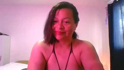 Snapshot of adrianagogo18 chatting on 5, 10, 2025 adrianagogo18 online show from 5, 10, 2025