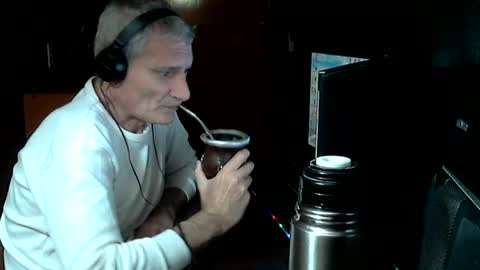 Snapshot of adrianlatino chatting on 1, 7, 2026 Adrian online show from 1, 7, 2026