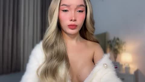 adrianna_limaxx online show from 7, 4, 2026