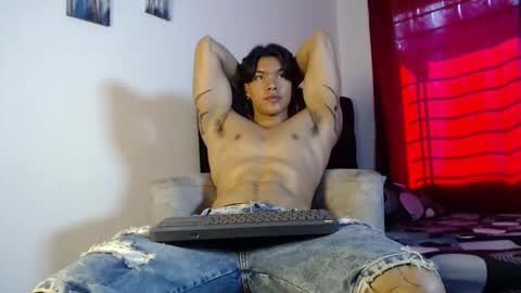 adriel_escalante online show from 13, 12, 2025