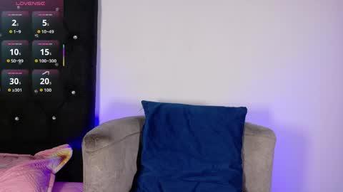 adriel_escalante online show from 29, 5, 2026