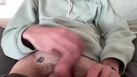 adriiiii online show from 16, 4, 2026