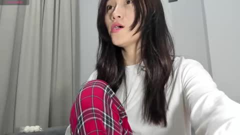 Aenie online show from 19, 2, 2025