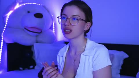Snapshot of aelia_anara chatting on 24, 4, 2026 Aelia online show from 24, 4, 2026