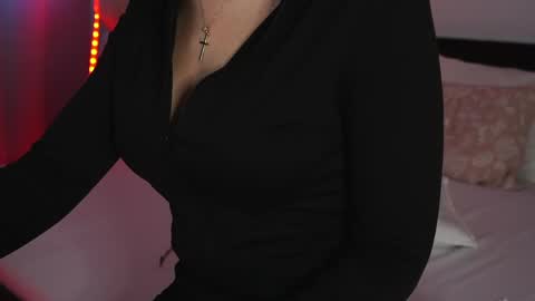 Snapshot of aelia_anara chatting on 5, 5, 2026 Aelia online show from 5, 5, 2026