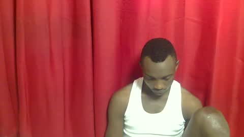 Snapshot of african_hotchocolate chatting on 30, 11, 2025 sexiest online show from 30, 11, 2025