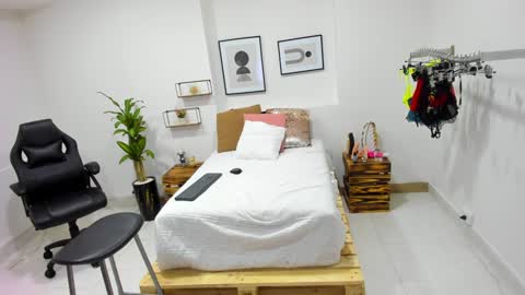 Afrodita online show from 4, 12, 2024