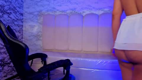 afrodita_wild_v online show from 10, 4, 2026