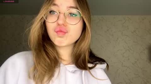 Kind sensual Emma fav pattern 2266 online show from 19, 3, 2026