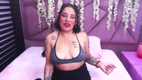 Snapshot of afroditaowen_ chatting on 24, 10, 2025 afroditaowen_ online show from 24, 10, 2025