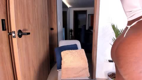 Snapshot of afroditaroy chatting on 19, 11, 2025 AfroditaRoy online show from 19, 11, 2025