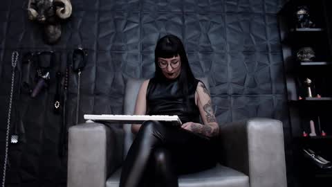 Snapshot of agata_darkness chatting on 10, 12, 2024 Miss Agata online show from 10, 12, 2024