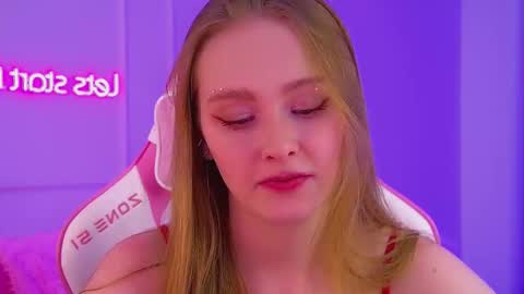 AgataFoxley online show from 4, 2, 2026