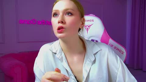 AgataFoxley online show from 12, 5, 2026