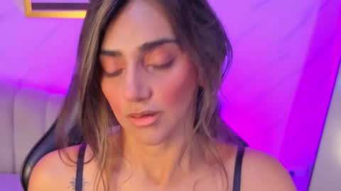Snapshot of agatha_brooks_t chatting on 25, 5, 2026 AGATHA online show from 25, 5, 2026
