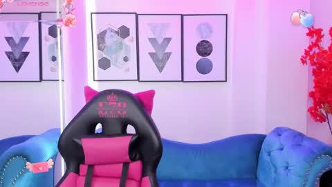 Snapshot of agatha_luxx chatting on 8, 3, 2025 Agatha  online show from 8, 3, 2025