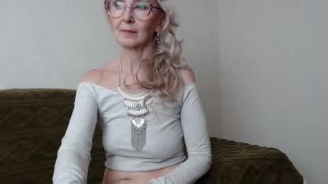 Snapshot of agatha_moore_ chatting on 24, 2, 2025 Agatha online show from 24, 2, 2025