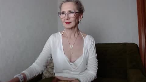 Snapshot of agatha_moore_ chatting on 2, 11, 2025 Agatha online show from 2, 11, 2025