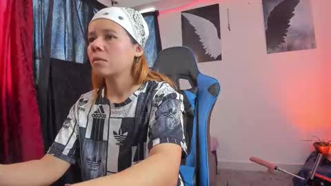 agatha_walter_ online show from 5, 10, 2025