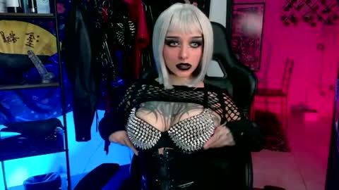 Snapshot of agathamoonn chatting on 16, 5, 2026 Agatha Fox online show from 16, 5, 2026