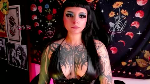 Snapshot of agathamoonn chatting on 25, 5, 2026 Agatha Fox online show from 25, 5, 2026