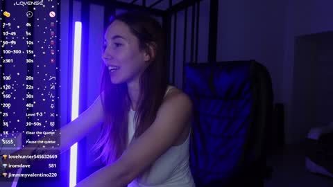 Snapshot of agelina_summer chatting on 1, 1, 2025 Agelina Lilly Laura online show from 1, 1, 2025