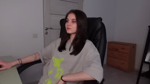 Snapshot of agelina_summer chatting on 26, 1, 2025 Agelina Lilly Laura online show from 26, 1, 2025