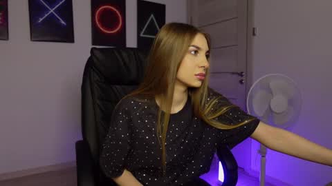 Snapshot of agelina_summer chatting on 15, 2, 2025 Agelina Lilly Laura online show from 15, 2, 2025