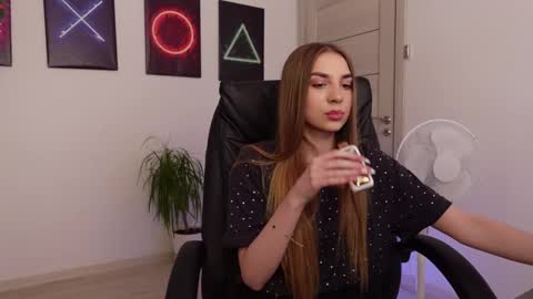 Snapshot of agelina_summer chatting on 15, 2, 2025 Agelina Lilly Laura online show from 15, 2, 2025