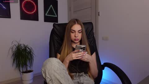 Snapshot of agelina_summer chatting on 16, 2, 2025 Agelina Lilly Laura online show from 16, 2, 2025