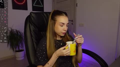 Snapshot of agelina_summer chatting on 23, 2, 2025 Agelina Lilly Laura online show from 23, 2, 2025