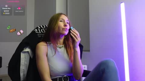 Snapshot of agelina_summer chatting on 2, 12, 2025 Agelina Lilly Laura online show from 2, 12, 2025