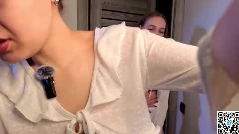 Monica and Bella online show from 26, 2, 2026