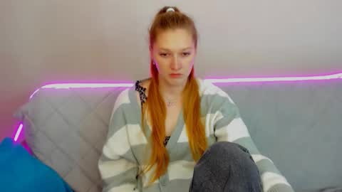 Snapshot of agnesarden chatting on 27, 10, 2025 AgnesArden online show from 27, 10, 2025