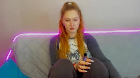 Snapshot of agnesarden chatting on 28, 10, 2025 AgnesArden online show from 28, 10, 2025