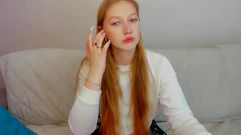 Snapshot of agnesarden chatting on 8, 11, 2025 AgnesArden online show from 8, 11, 2025