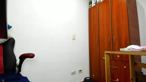 Agustin online show from 4, 2, 2025