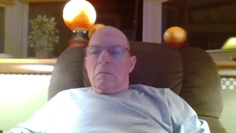 Snapshot of aguynrkfrd chatting on 8, 4, 2026 aguynrkfrd online show from 8, 4, 2026