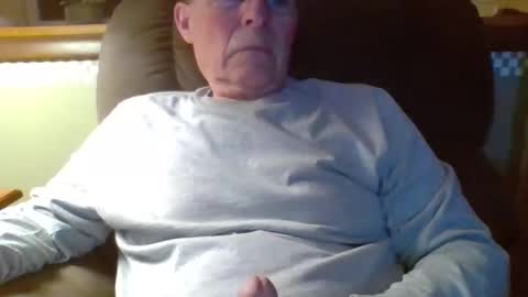Snapshot of aguynrkfrd chatting on 14, 4, 2026 aguynrkfrd online show from 14, 4, 2026