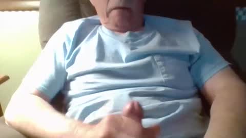 Snapshot of aguynrkfrd chatting on 12, 5, 2026 aguynrkfrd online show from 12, 5, 2026