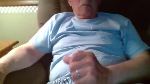 Snapshot of aguynrkfrd chatting on 15, 5, 2026 aguynrkfrd online show from 15, 5, 2026