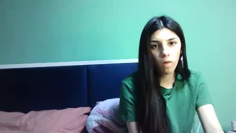 Snapshot of ahotkitty18 chatting on 1, 1, 2025 Selena online show from 1, 1, 2025