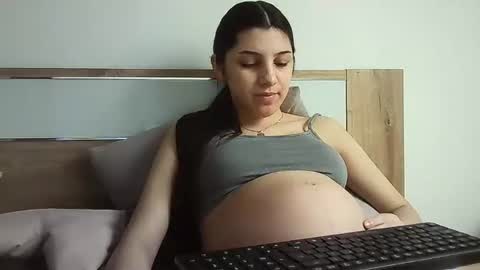 Snapshot of ahotkitty18 chatting on 27, 11, 2025 Selena online show from 27, 11, 2025