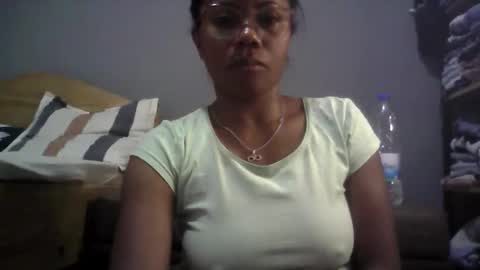 Snapshot of aicha_boobs chatting on 1, 10, 2025 Aicha boobs online show from 1, 10, 2025