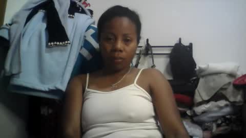 Snapshot of aicha_boobs chatting on 27, 5, 2026 Aicha boobs online show from 27, 5, 2026